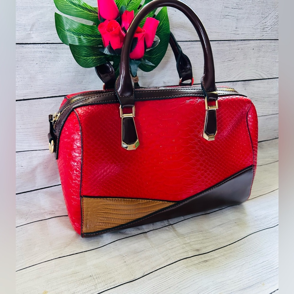 Red Brown Women’s Vegan Croc Print Zipper Satchel Bag NWOT